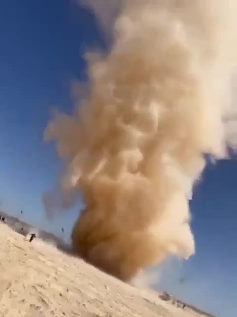 Ιρακινός στρατιώτης προκαλεί αμμοθύελλα