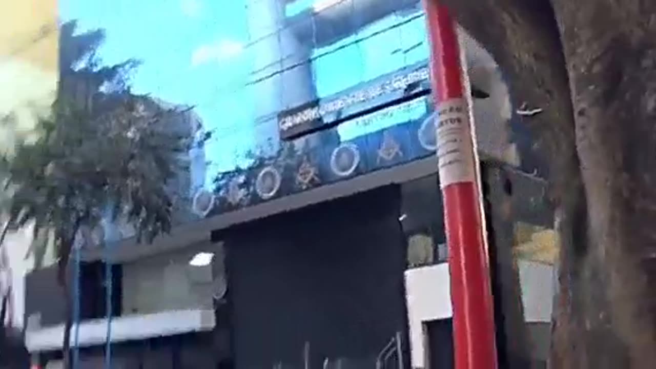 BAIRRO DA LIBERDADE : Olga a russa brasileira passeando em São Paulo!