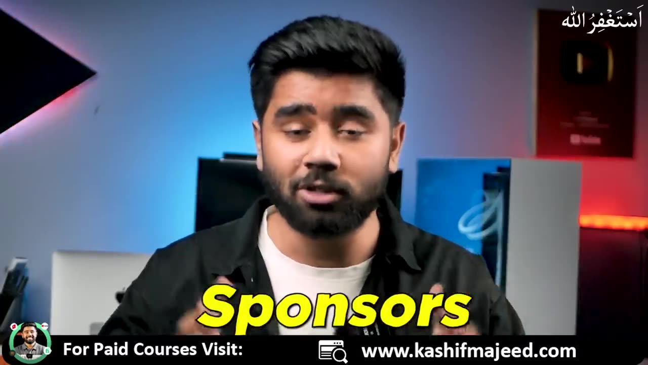 How much pakistani youtubers earns