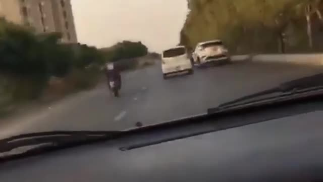 the driver in front is very good at driving