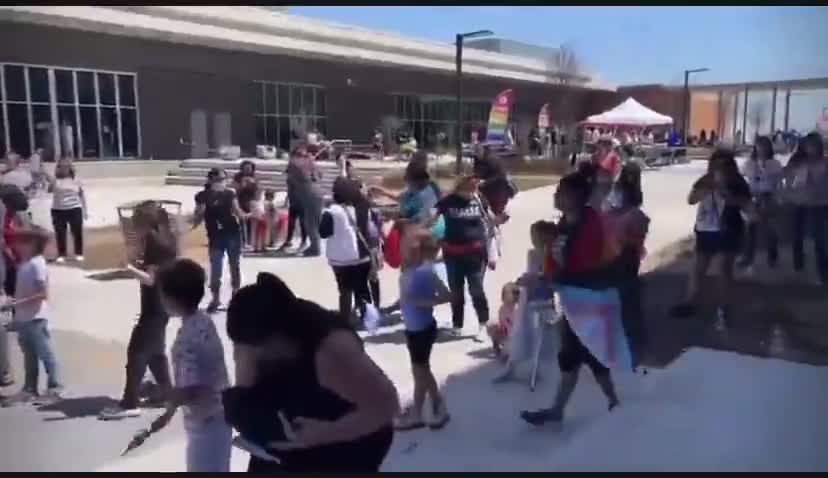 Austin ISD Brings Drag Queen For Pride Week