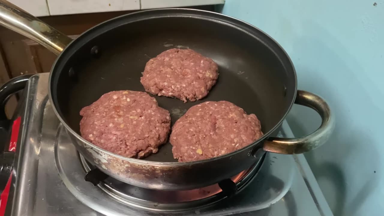 BURGER STEAK (Pinoy Style)