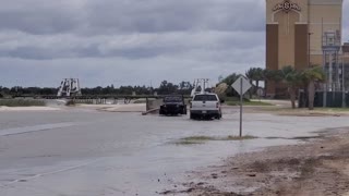 *FLOODED ROADS* Surge ahead of Sally. Lakeshore, MS