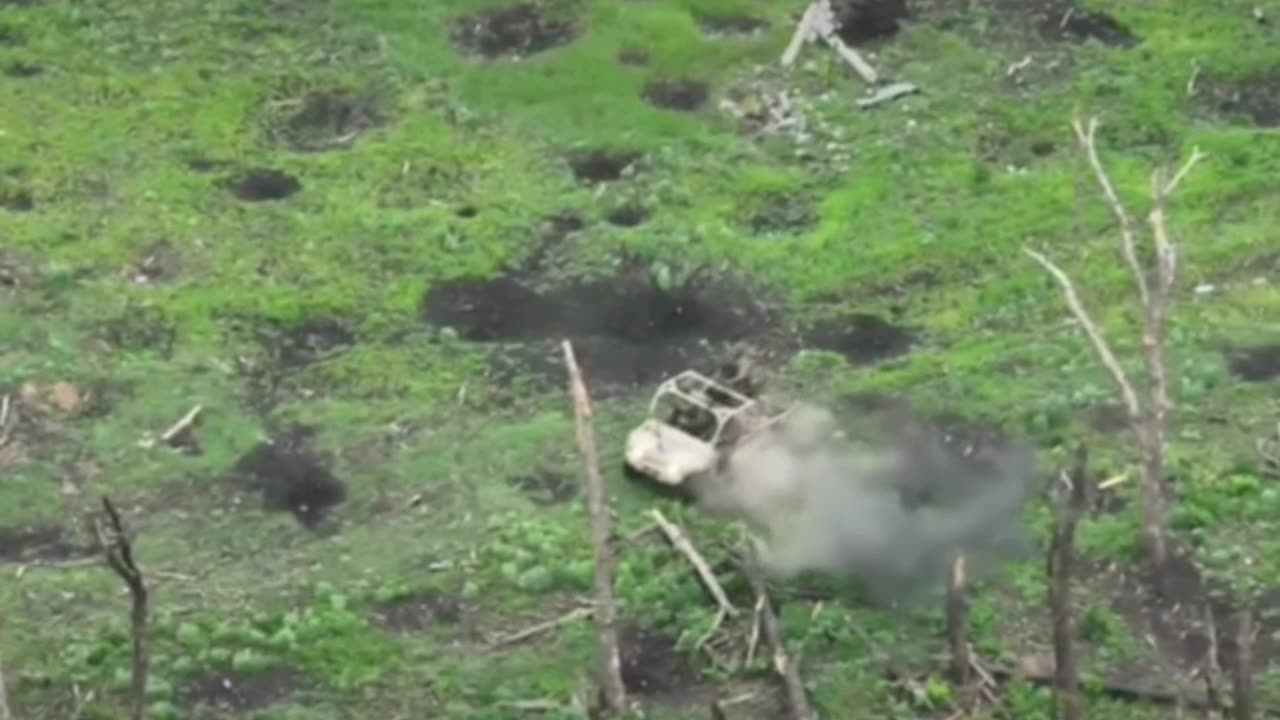 Russian soldiers attempt to storm Ukrainian positions using a Chinese electric cart