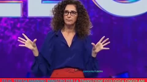 Teresa Mannino: Una comica si meraviglia delle affermazioni di un ministro..