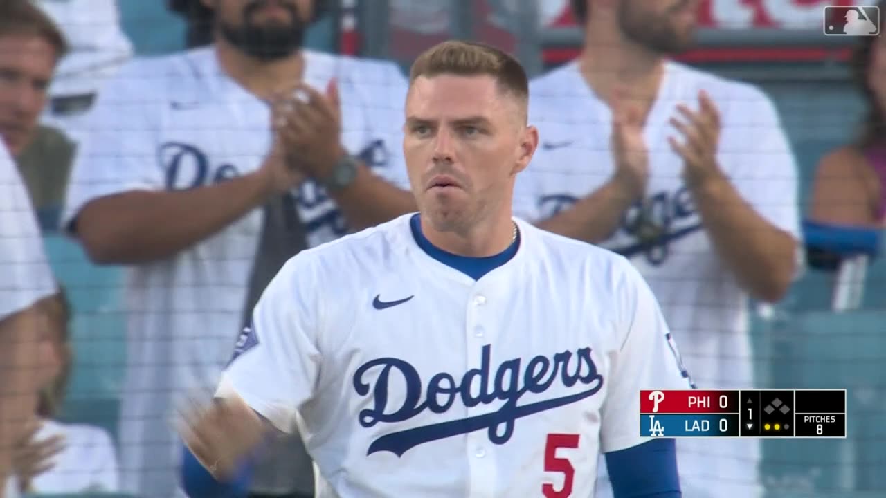 Dodger Stadium welcomes back Freddie Freeman