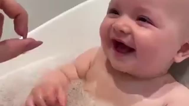 Cute chubby baby....funny video