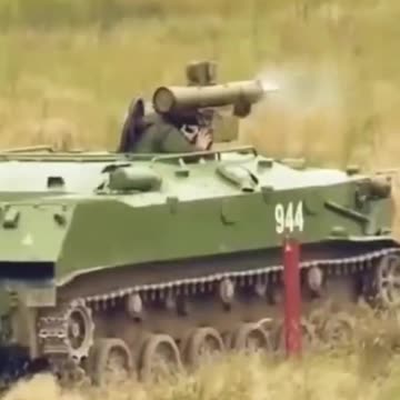 xe tăng Nga bắn cháy xe Ukraine