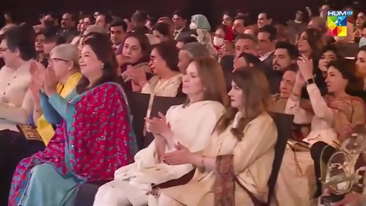 Asim Azhar & Sanam Marvi Perfomance Hum Awards 2022