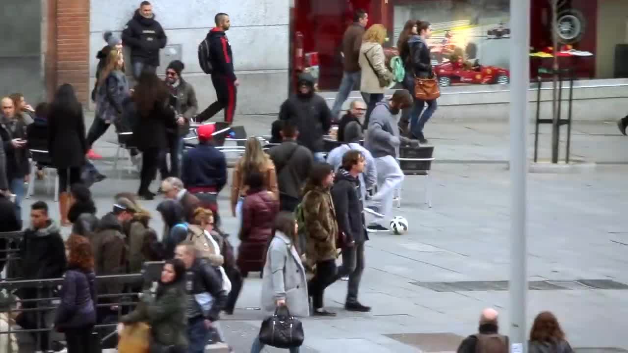 Cristiano Ronaldo surprises a kid