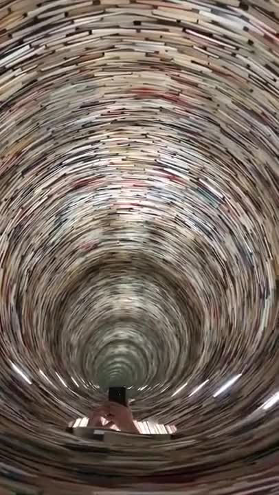 The "endless" mirrored bookshelf in Prague