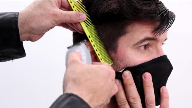 A Men's Basic Haircut