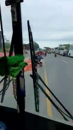 Detienen en Santander 16 buses con venezolanos que se dirigían hacia Ecuador