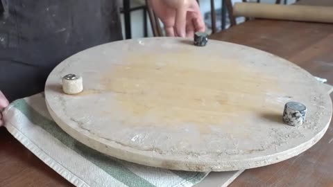 The Way Pottery Plates Are Made