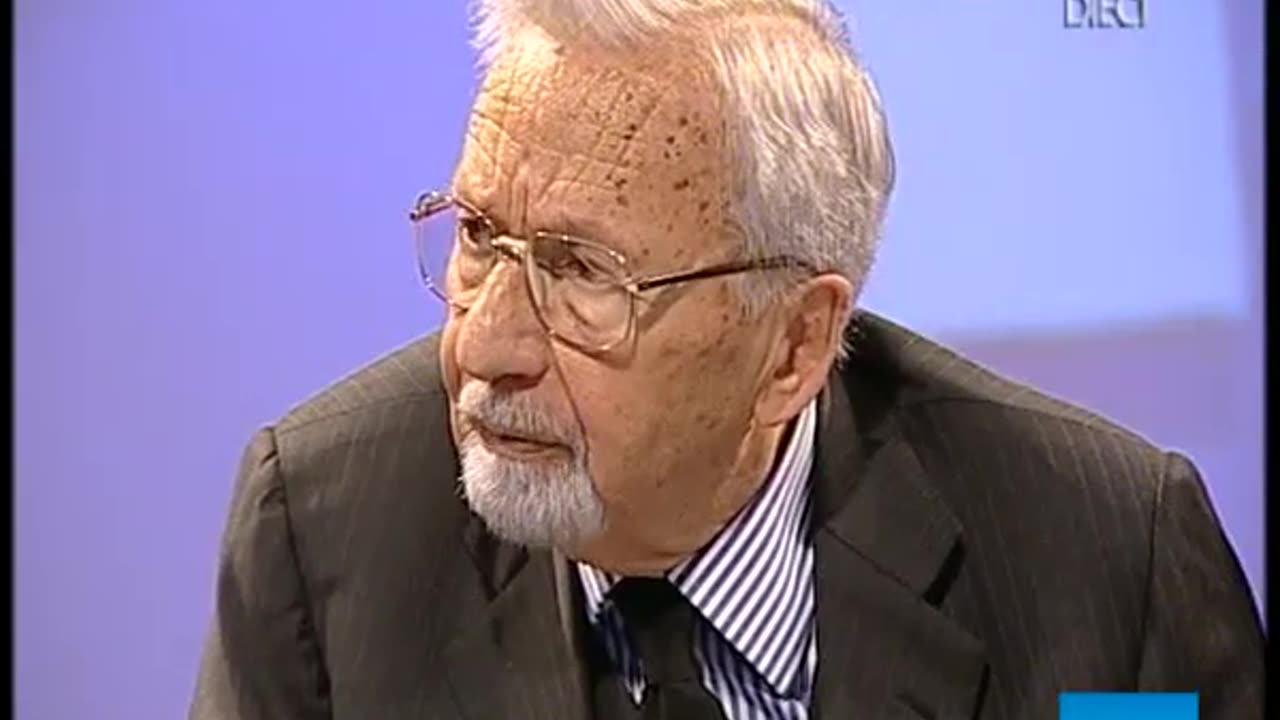 Quando Licio Gelli disse in tv:'sono cresciuto e ho studiato durante il fascismo di Benito Mussolini in MERDALIA💩 di aver combattuto per il fascismo,sono un fascista e morirò fascista'.Licio Gelli morì ad Arezzo a 96 anni il 15 dicembre2015