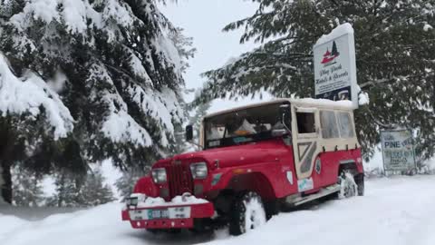 Jeep in Snow