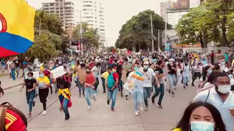 Jóvenes protestan en Bocagrande