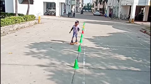 Skating with cones | Skating | Skating girl | #rumble #rumble studio #skating #Harshalidhankhola