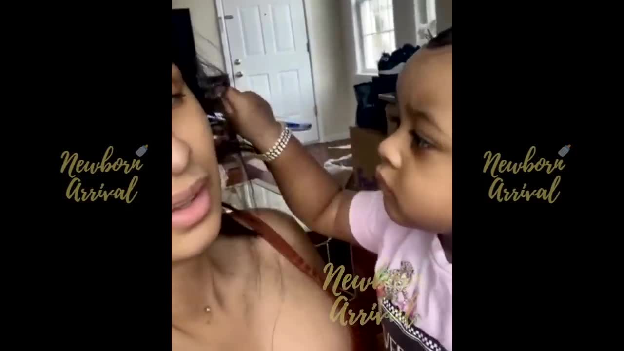 Cardi B Let's Kulture Brush Her Hair With A Toothbrush! 😳