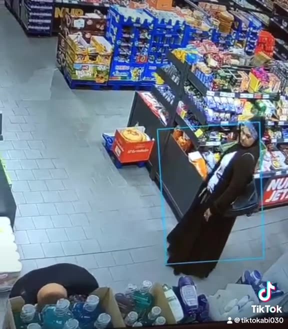 Migrants in Germany on Shopping Tour ! This is happening worldwide