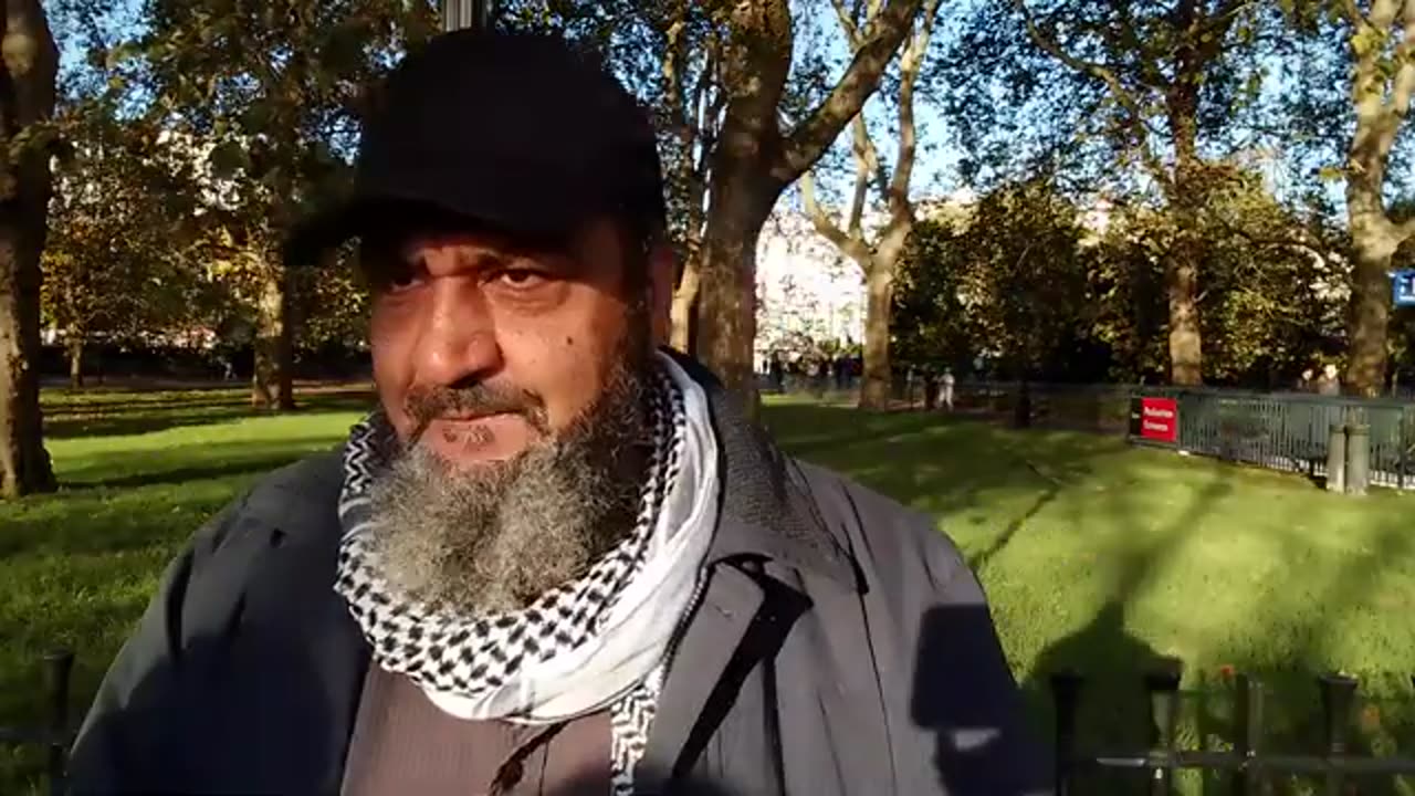 uncle omar _ speakers corner _ Shamsi lioness is smoker
