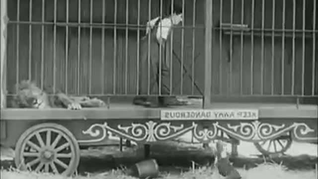 Charlie Chaplin: The Lion's cage