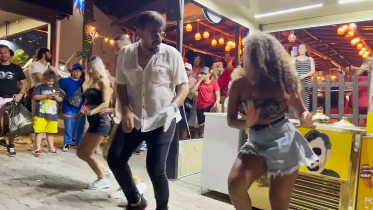 Look it the dance