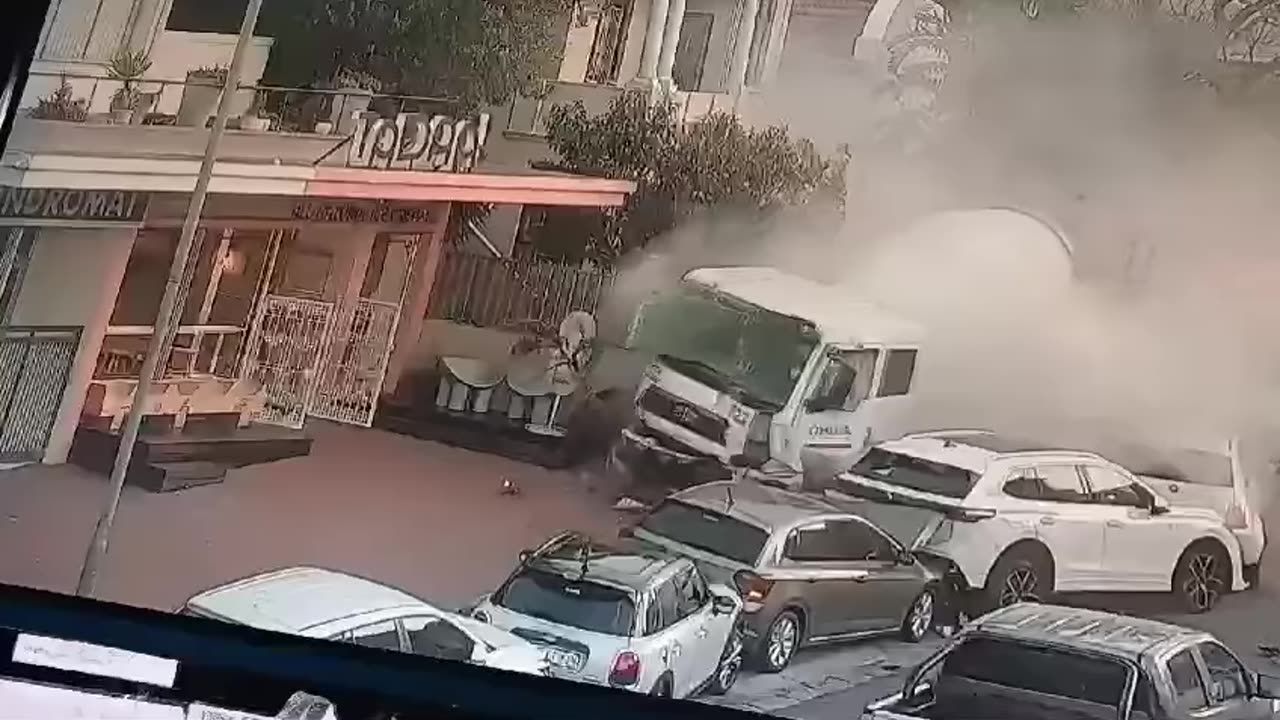 Major Accident on Kloof Nek Road part 1