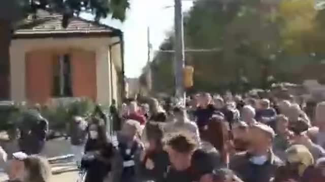 Manifestazione No Green Pass a Bologna - 15 Ottobre 2021 ore 16:00