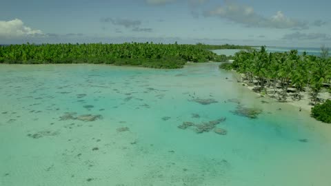 Fakarava's Blue Lagoon ...