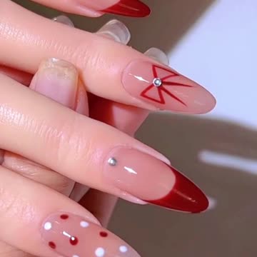 Fresh Christmas Nail Design Ideas for 2024! 🎄