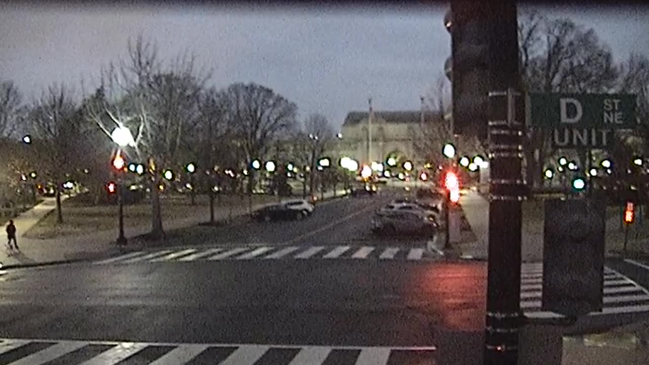 1852QNE00Del-DNE_2021-01-05_17h01min34s193ms.mp4