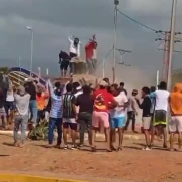 Hugo Chavez Statue Torn Down | Venezuela (Keep An Eye On This)👀