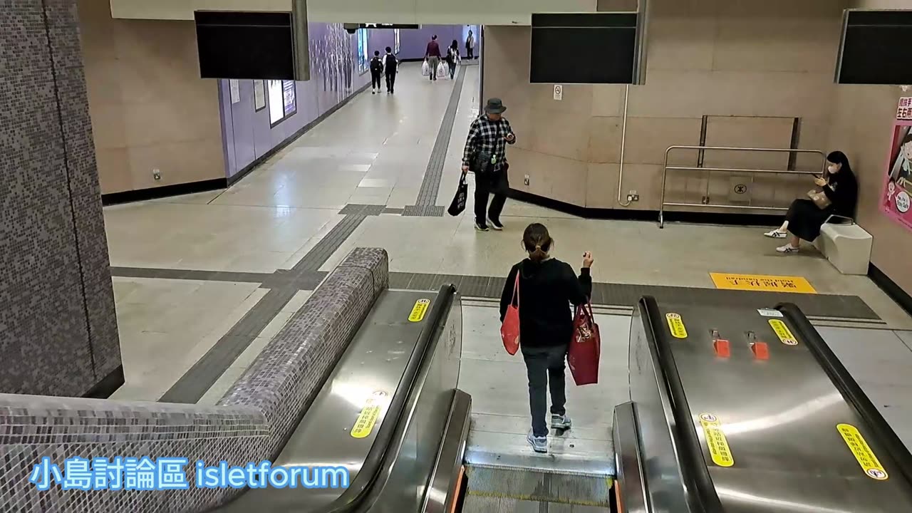 紫色的西營盤站 Purple Sai Ying Pun Station