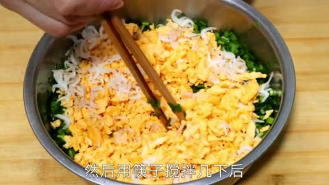 See how the chef makes a fried bun