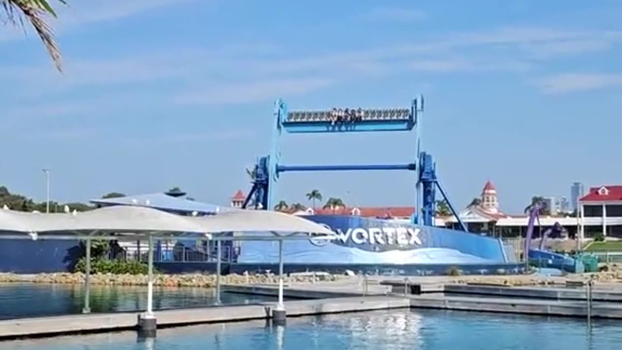 Wild moment more than a dozen people trapped in a ride at Sea World