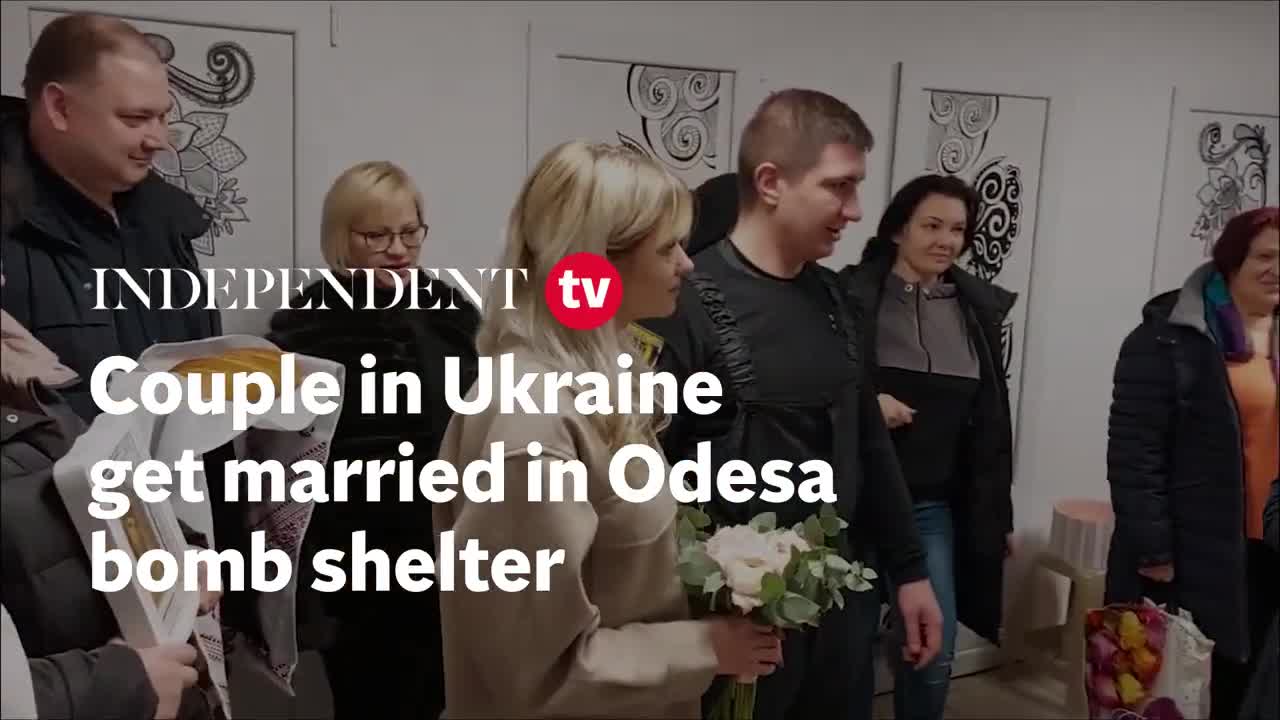 Ukrainian couple get married in Odesa bomb shelter