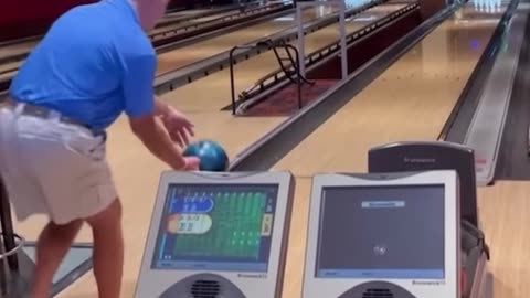 FUNNY BOWLING FAILS #shorts #6 #bowlingfails #bowlingfail #fails #funny #failcompilation #fail #fun