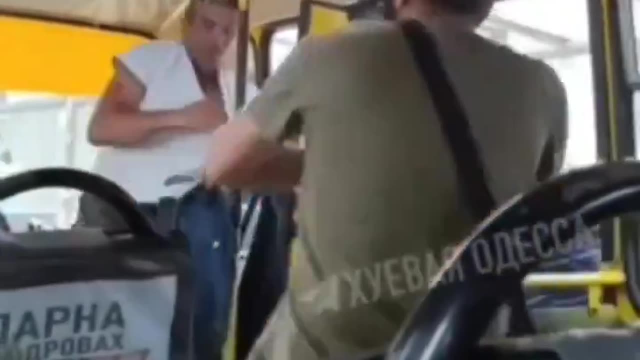 A Ukrainian man fights back after recruiters try to get him into the Russian Meat-Grinder fight