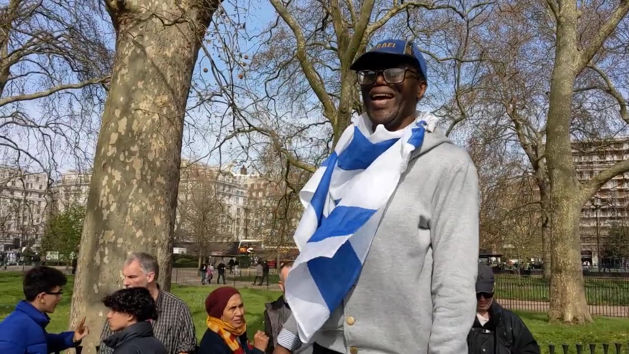 (4) Muslims Attacked Man of God - Speakers Corner Hyde Park London 9-4-2023