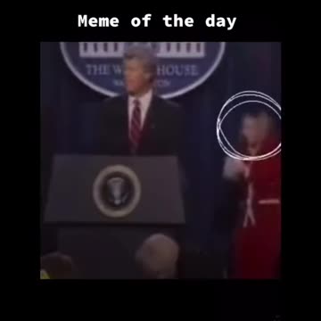 힐러리인지 알수는 없지만 완전 코메디입니다