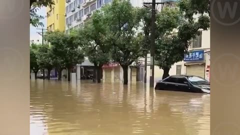 Evakuasi Massal di Beijing Tiongkok , sungai Meluap dan Membanjiri ibu kota tiongkok