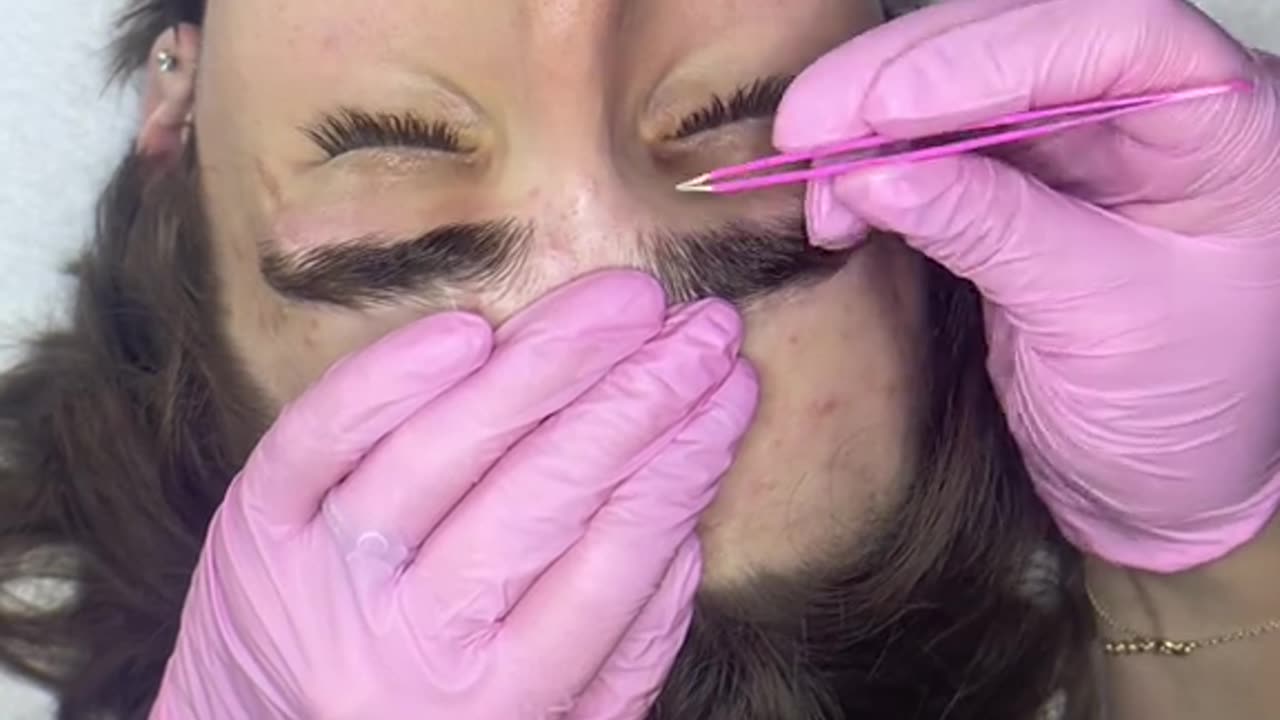 Boyfriend's Eyebrow Waxing Using Sexy Smooth Tickled Pink Hard Wax | @skinwithsofia