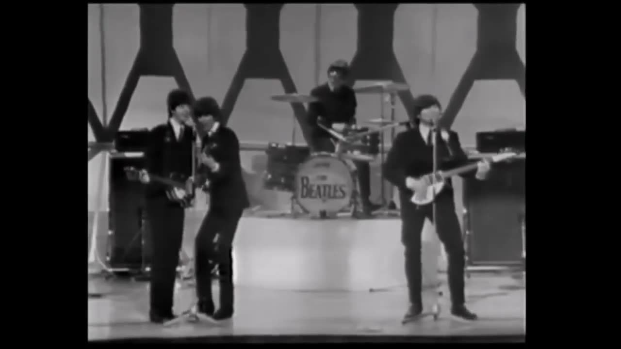 The Beatles - I Feel Fine (Blackpool Night Out ABC Theatre Blackpool - Live)