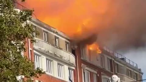 VIDEO/ Shpërthime të fuqishëm në një pallat në Paris, pezullohen shërbimet e tramvajit dhe metrosë