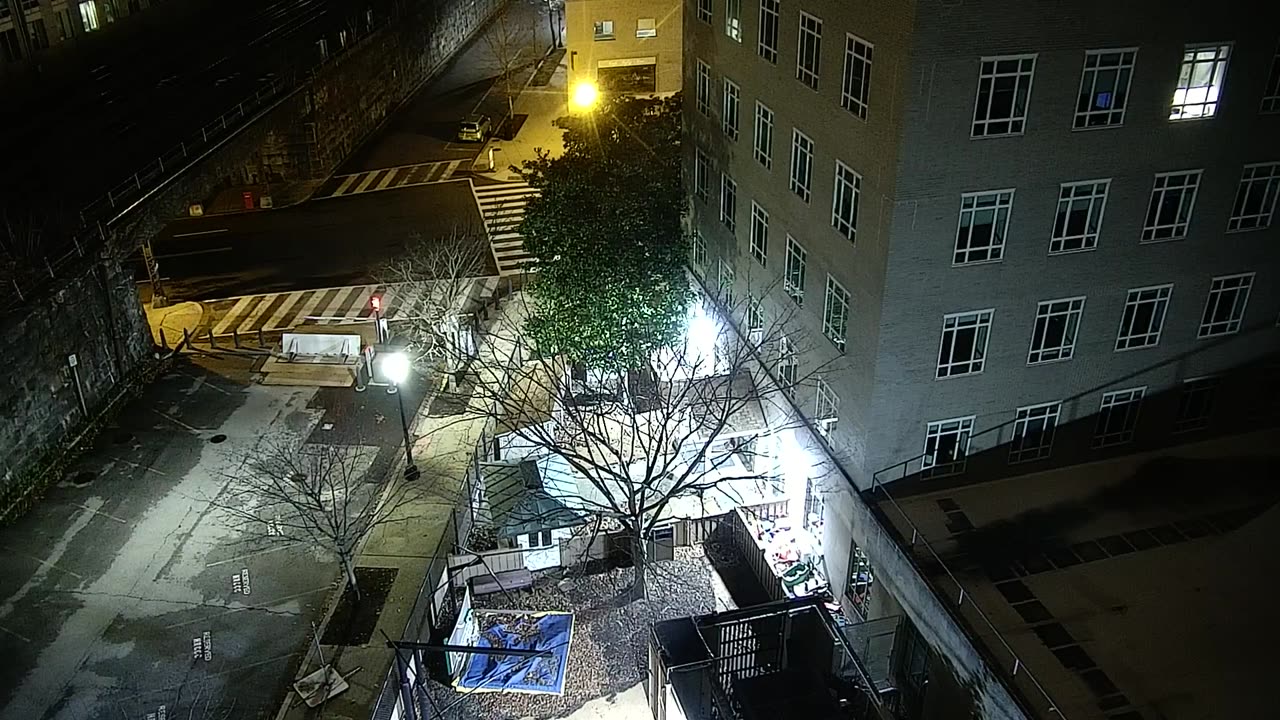 3823FHOBRFSouthRoof_2021-01-06_01h40min00s803ms.mp4