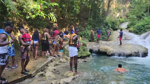 Island Gully Falls Vlog with Armanii and the Team