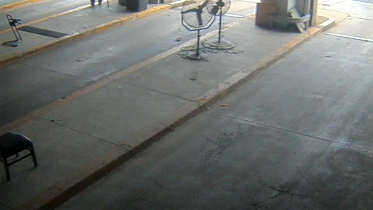 3138RHOBG3CStGarageLeftDoor_2021-01-06_10h22min39s993ms.mp4