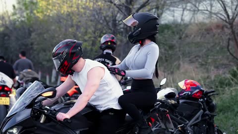 They are all girls who love mountain running #Lishan Chasing Focus #Motorcycle Photography