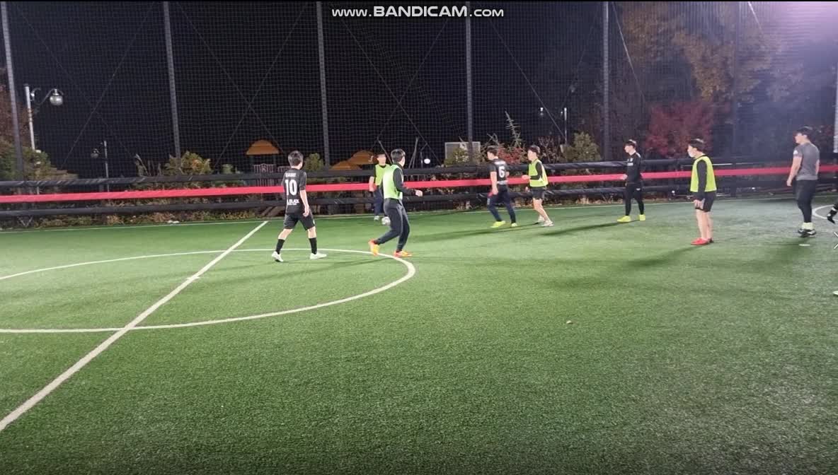 Futsal in Ulsan, Korea - Central midfielder's stealing ball!!!
